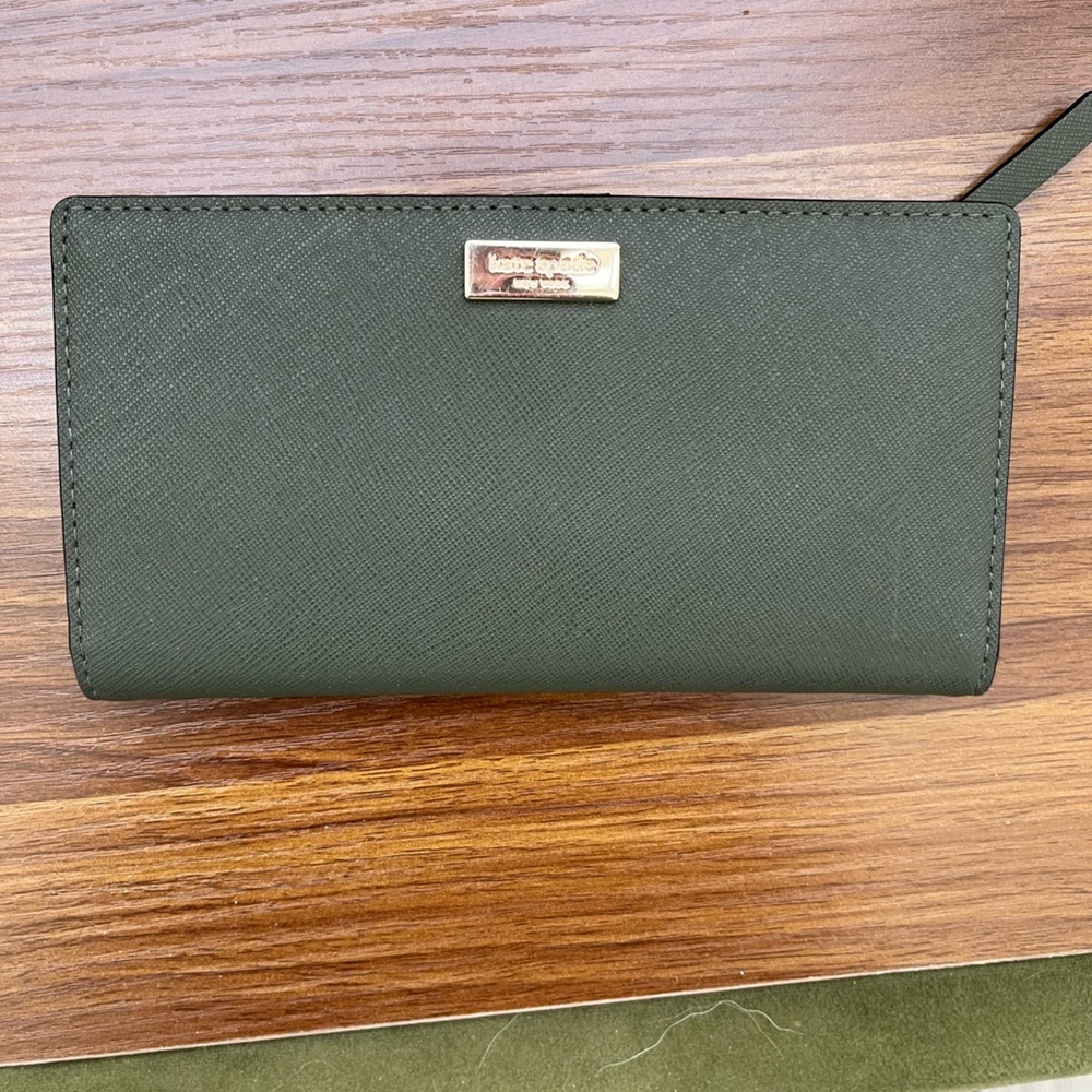 kate spade Staci Large Slim Bifold wallet